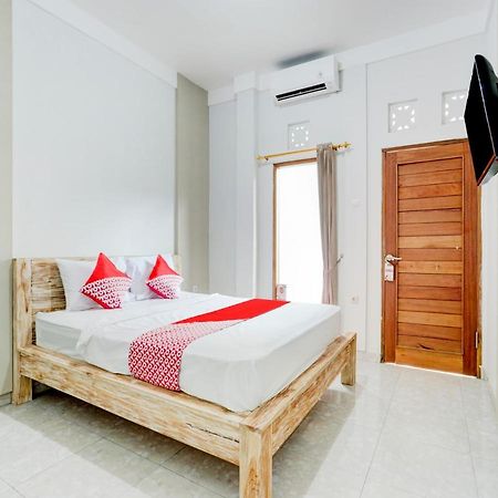 Oyo Flagship 90756 Melasti Hills Room & Cafe Ungasan Buitenkant foto