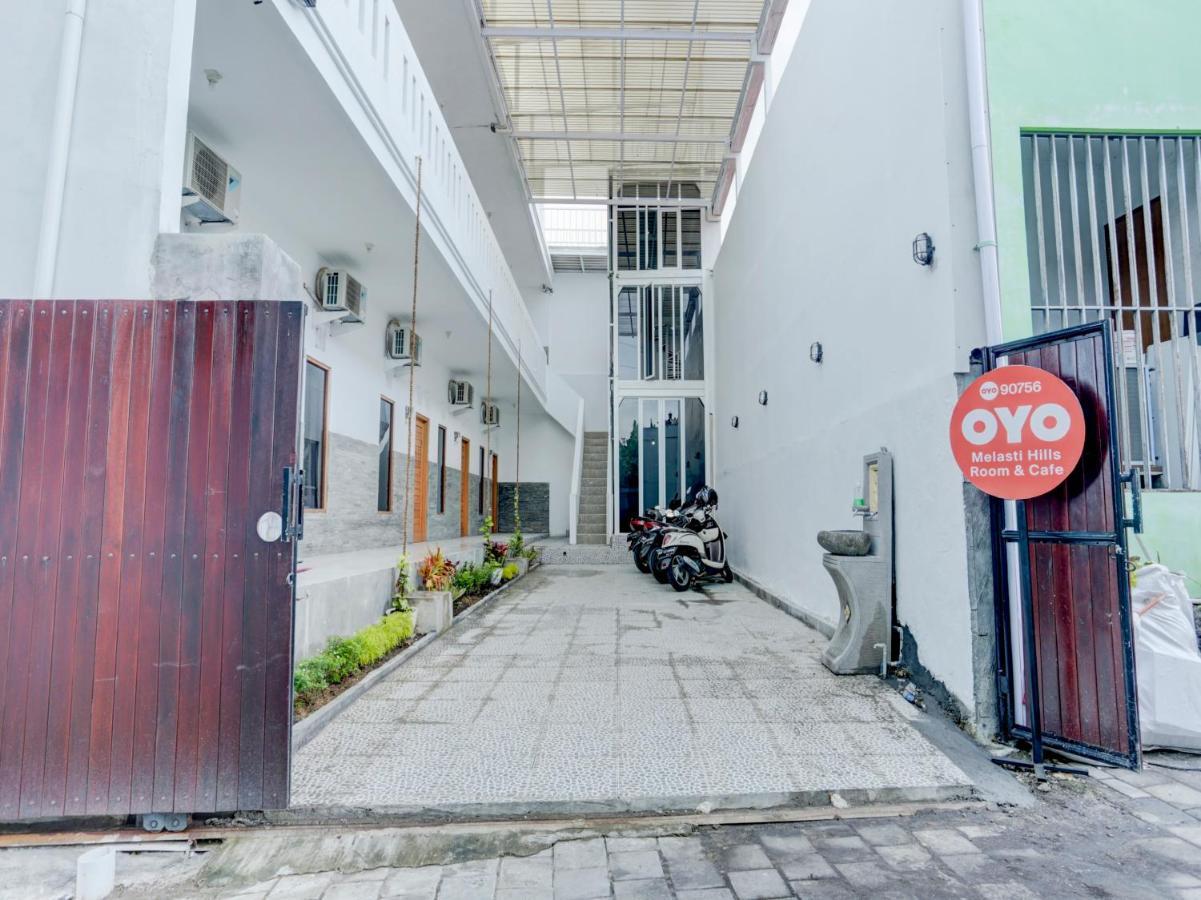 Oyo Flagship 90756 Melasti Hills Room & Cafe Ungasan Buitenkant foto