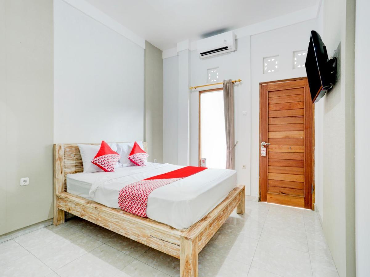 Oyo Flagship 90756 Melasti Hills Room & Cafe Ungasan Buitenkant foto