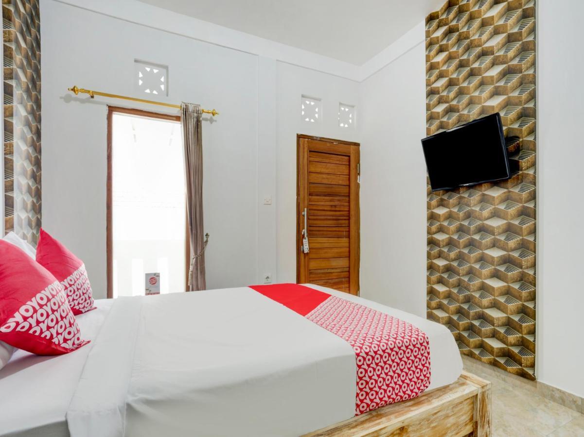Oyo Flagship 90756 Melasti Hills Room & Cafe Ungasan Buitenkant foto